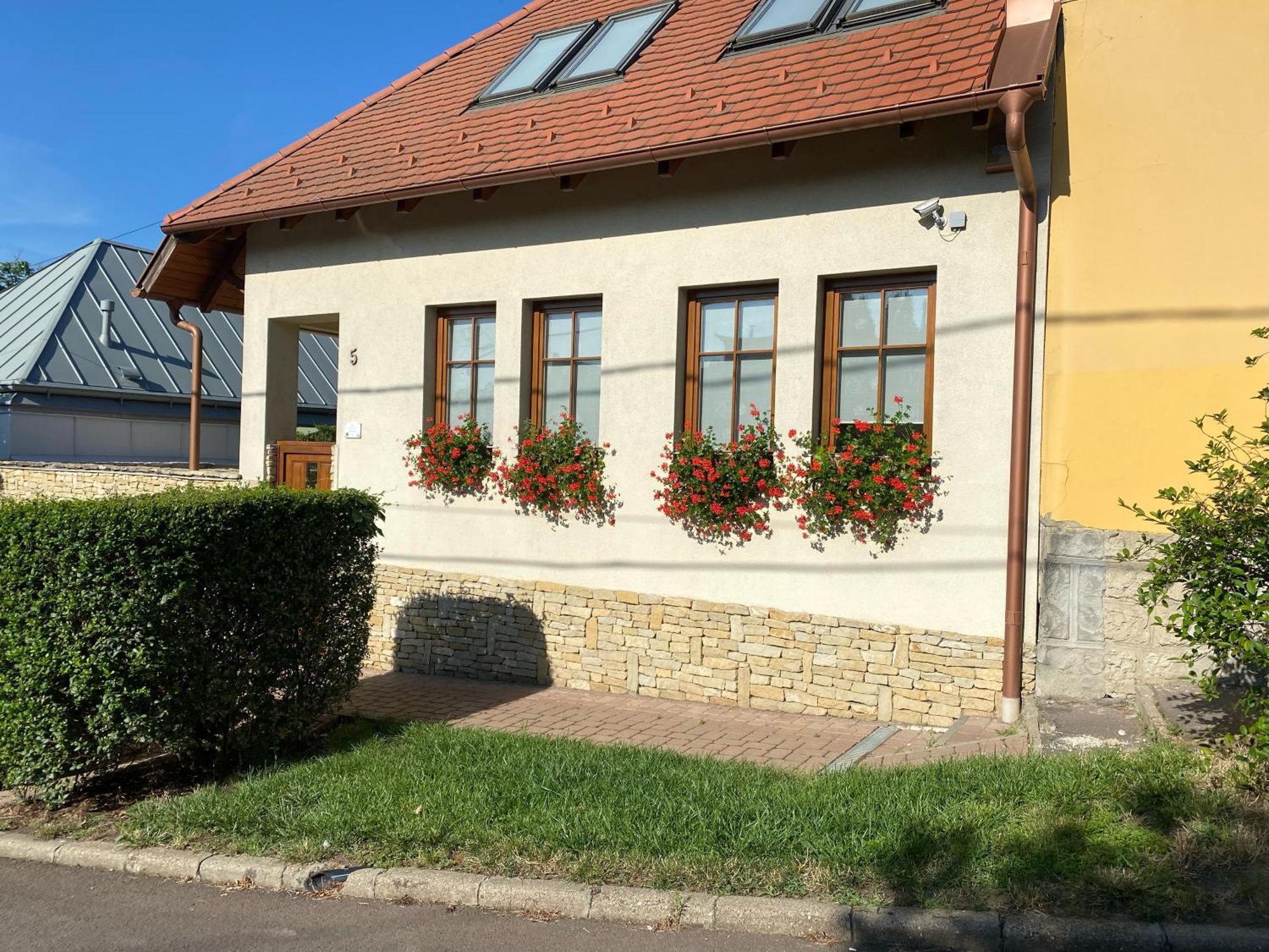 Gardonyi Apartman Apartment Eger Exterior photo